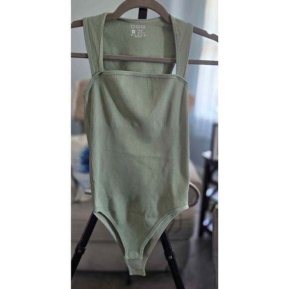 Sage Green Ribbed OQQ Bodysuit – Sleek & Sculpting One-Piece NEW/SMALL - Picture 2 of 4